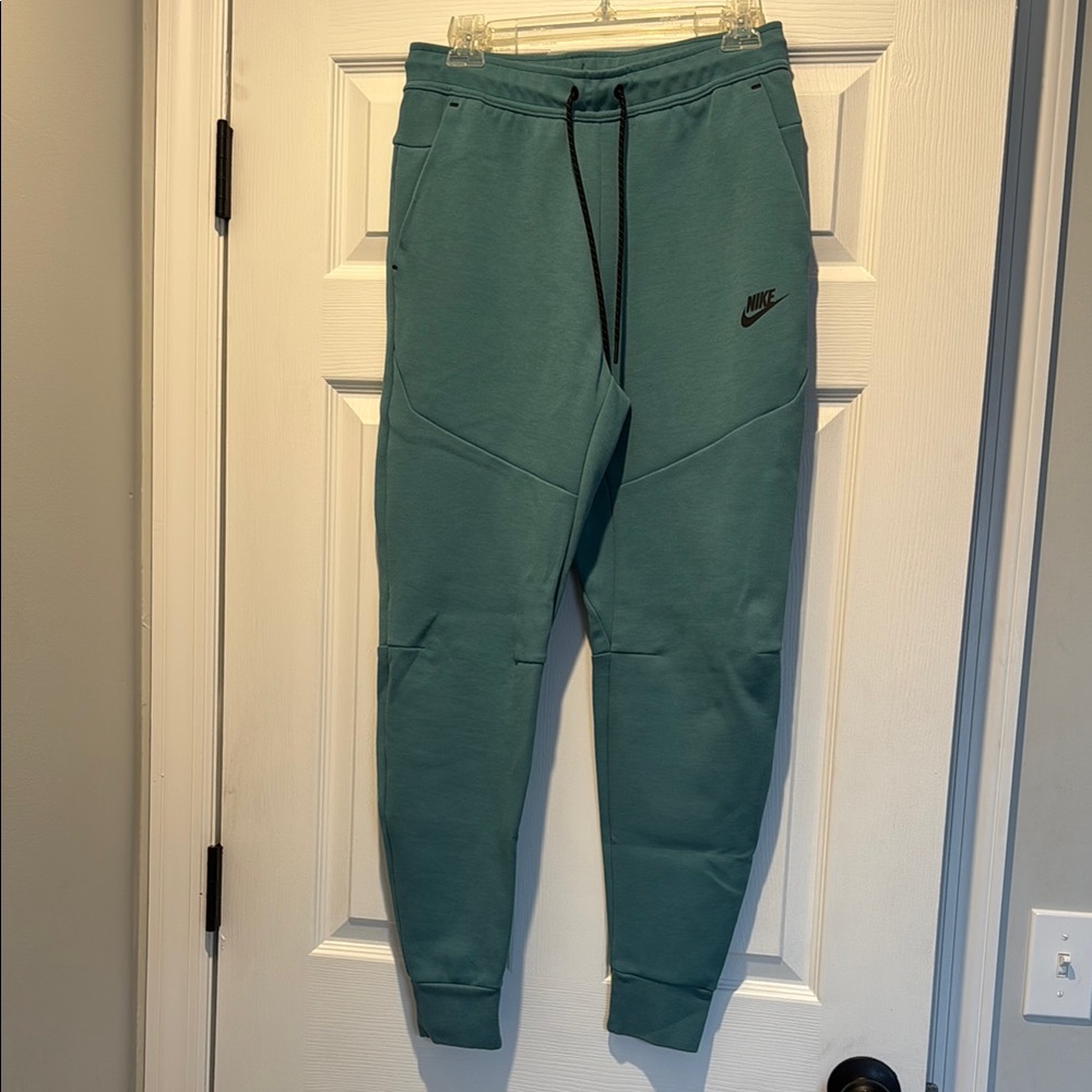 Nike fleece tech